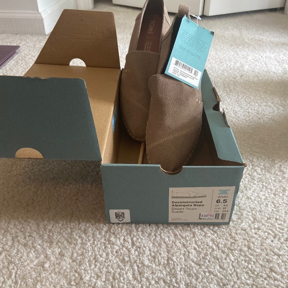 Shoes - Picture 1 of 3